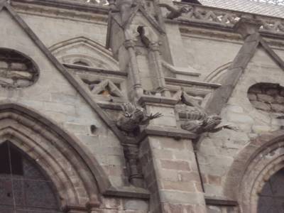 Quelques adaptations locales sur la basilique de Quito (Iguanes)