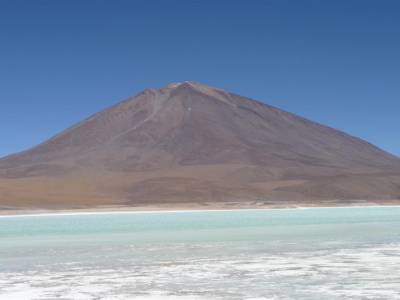 Laguna Verde et volcan Licancabur