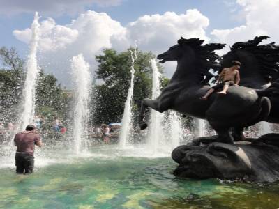 Fontaine dans le jardin Alexandrovsky