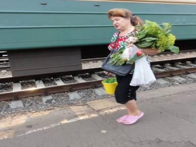 Vendeuse sur le quai