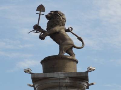 Lion place da la gare à Krasnoïarsk