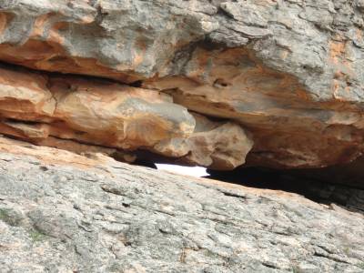 Hollow Mountain. La grotte
