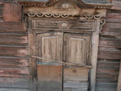 Maison en bois sculpte