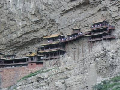 Temple suspendu