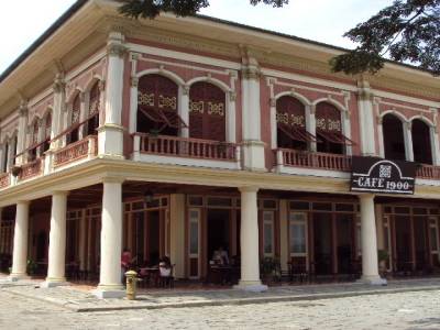 Bâtiment colonial fin 19eme siècle