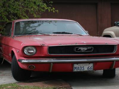 Une vieille MUSTANG