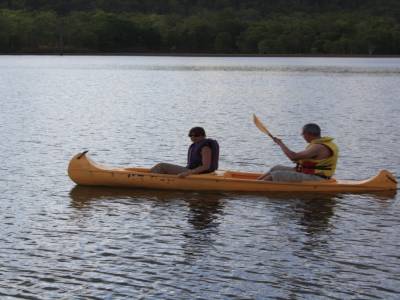 Canoe sur le lac Bennet