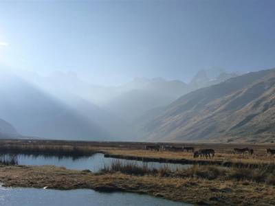 Leve de soleil sur la LAgune Jahuacocha