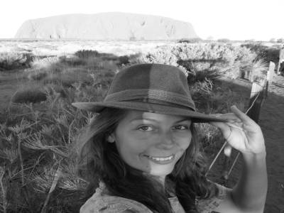 Elle est quand meme super avec son chapeau Akubra sur la tete