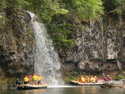 Cascades sur la Tully river