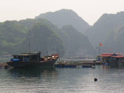 Journee bateau dans la baie de LAN HA