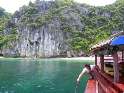 Journee bateau dans la baie de LAN HA