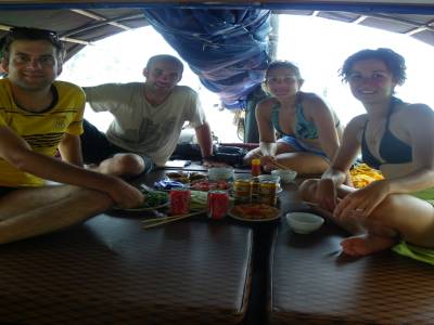 Journee bateau dans la baie de LAN HA