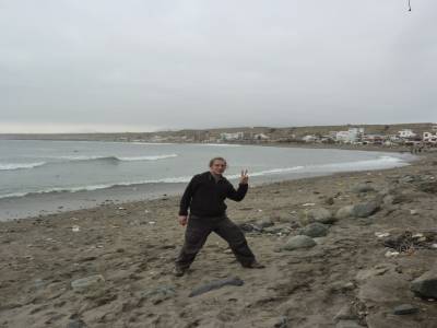 Fred qui fait le malin sur la plage de Huanchacao