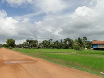 Une route a travers la campagne