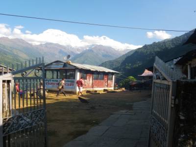 Jour 2 : TOLKA - CHHOMRONG