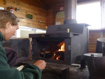 dans la "hut"