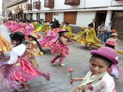 Petit, jeunes et moins jeunes, ils prennent tous part à la fiesta !
