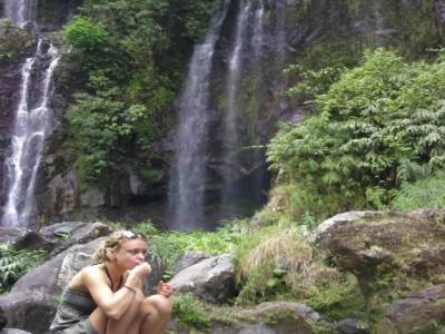 Au bord de la cascade