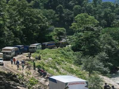 Bouchon sur la route après la frontière