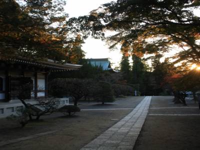 Temple au coucher de soleil