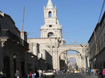 La ville et le couvent de Santa Catalina.