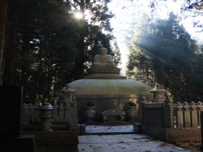 Sépultures à Koyasan