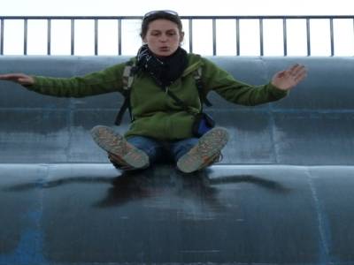 Une petite descente de toboggan pour Jess