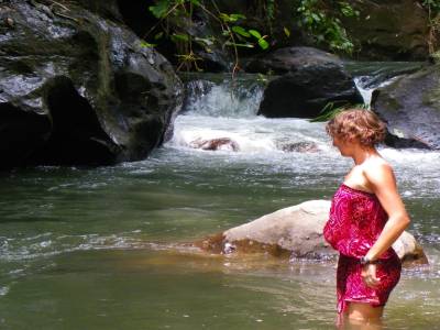 Balade dans les rizieres et petite baignade a la riviere