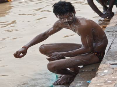 Petit bain dans le Gange