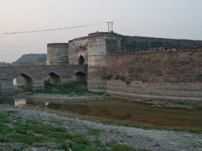 Vue sur l'ancienne cité fortfiée