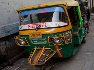 Tuk tuk Ferrari