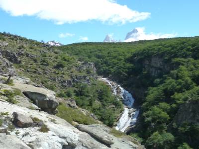 Le rio, la chaine de montagne, la foret...