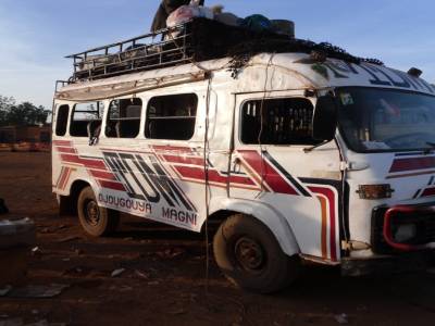 bus sans fenêtre! Etrange..