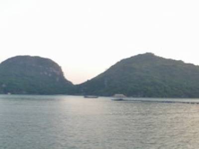 Baie d'Along