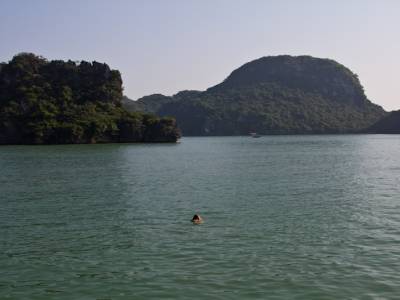 Baie d'Along