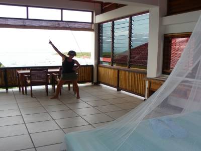 et la magnifique chambre d ou tu vois la mer de ton lit!
