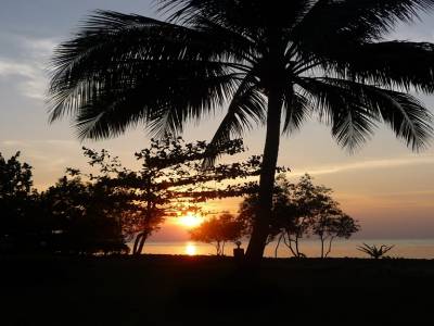 Coucher de soleil pris par Martine ....  bof