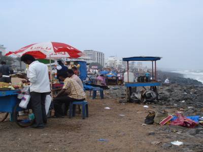 Bord de mer a Pondi