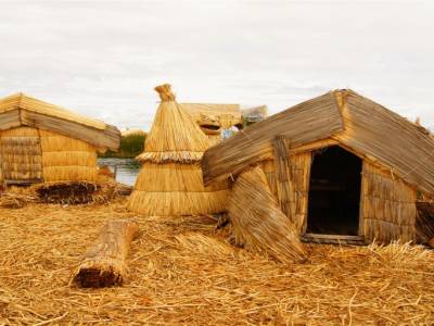 Les iles Los Uros