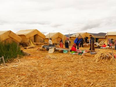 Les iles Los Uros