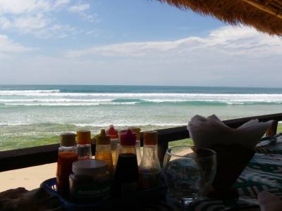 dernier petit resto sur la plage...