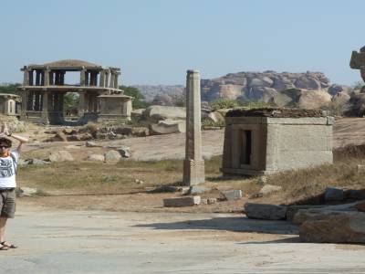 Dans les ruines