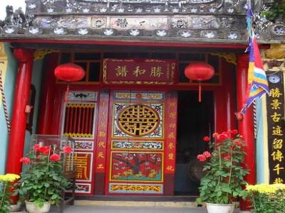 temple tres rouge