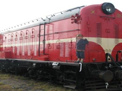 Émile sur un train