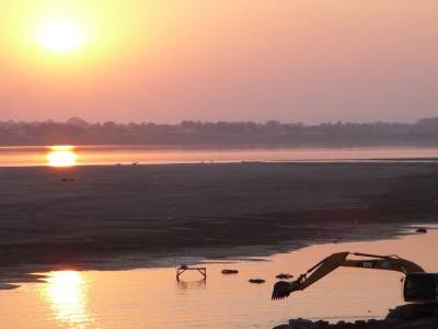 Bord du mekong en construction