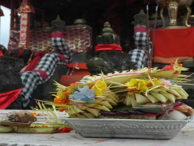 offrandes devant un temple hidouïste