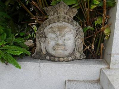 Mechante tete khmer!