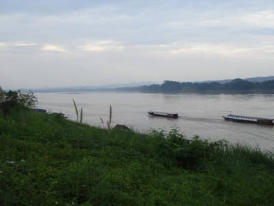 Pirogues amenagees sur le Mekong