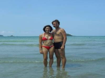 C'est l amour a la plage ahou cachacha... les cheveux ds lesyeux ahou cachacha poissons et coquillages ahou chacha et je connais pas la fin ahou cachacha